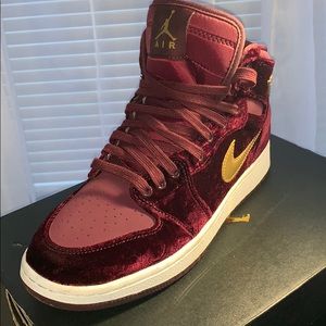 Air Jordan 1 velvet